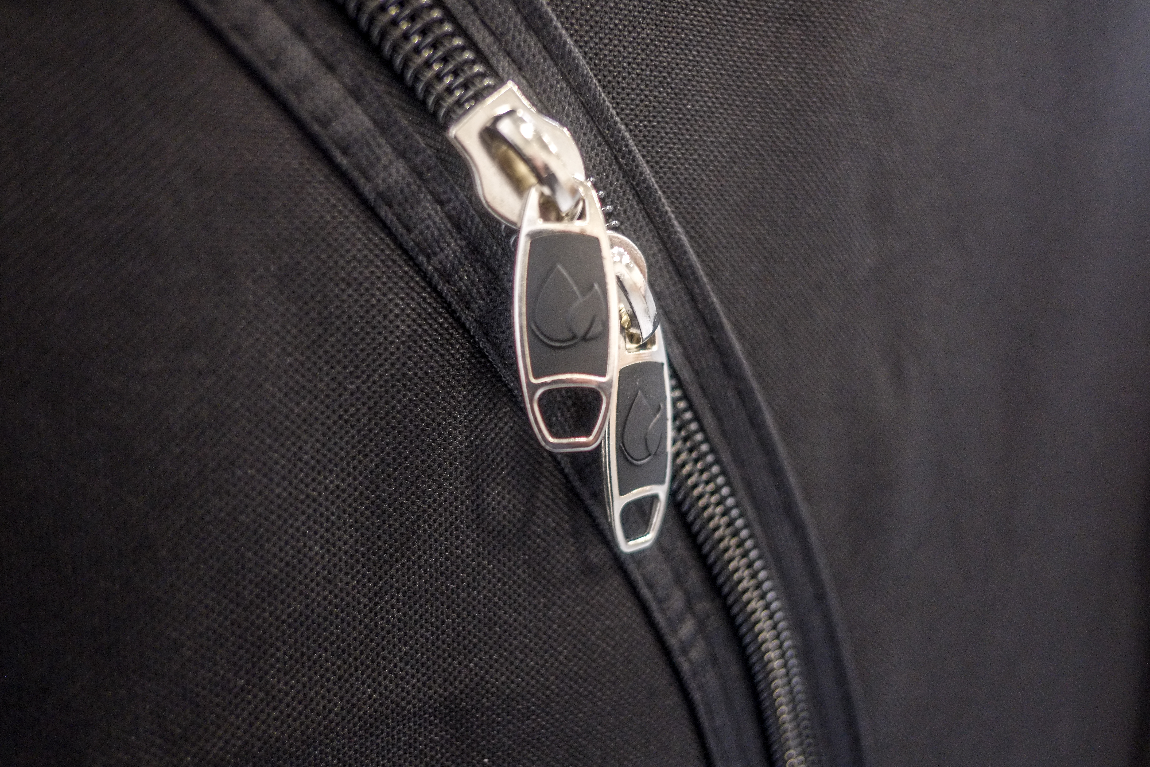 Phantom Giant Detail Reisverschluss